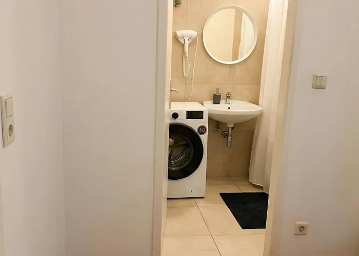 Lovely 2br Next To Rennweg & Belvedere Palace * Viena